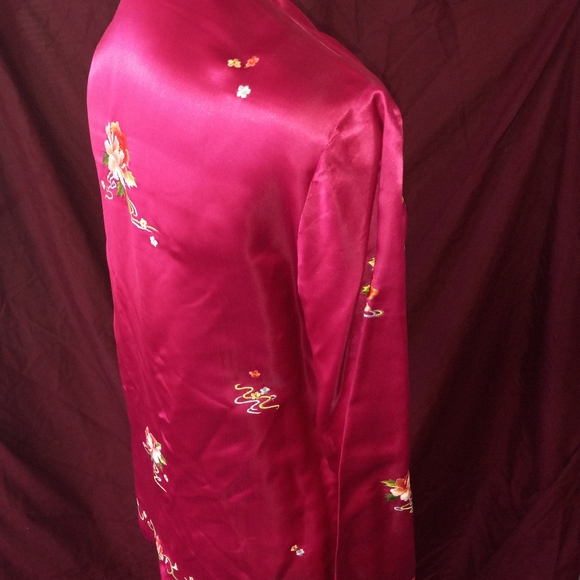 Red silk Chinese blouse (new years deals!!!!!) - Picture 2 of 5